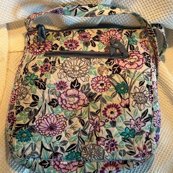 Vera Bradley Penelope’s Garden Hedgehog Purse & Wallet - Picture 3 of 8